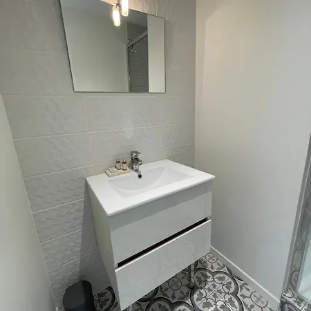 Apartman Lumineux Avec Climatisation Pour 2 Personnes